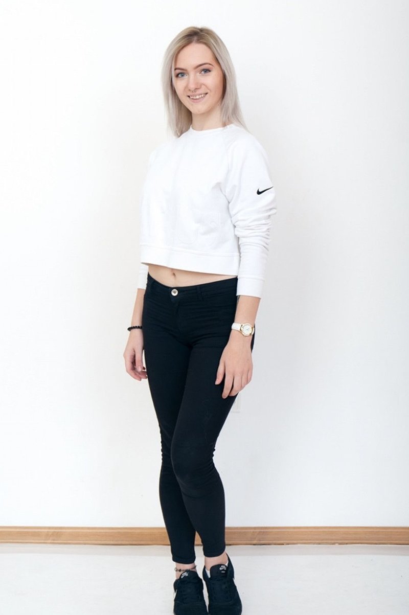 Лариса, 18